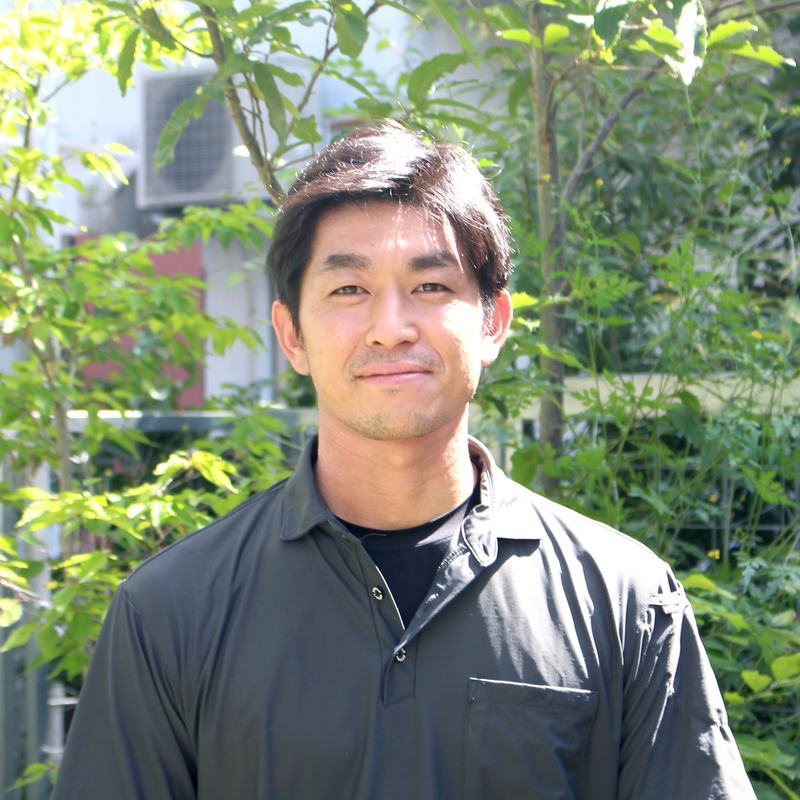 Comoris Parkingの設計と施工を監修した造園家の稲村純一氏